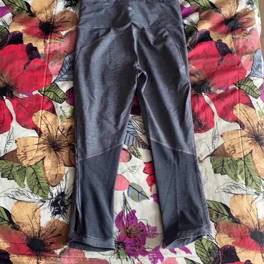 Lululemon Hit it 21’ Crop - Picture 5 of 12